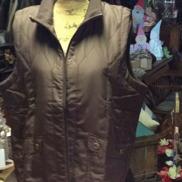 Vest - Picture 1 of 3